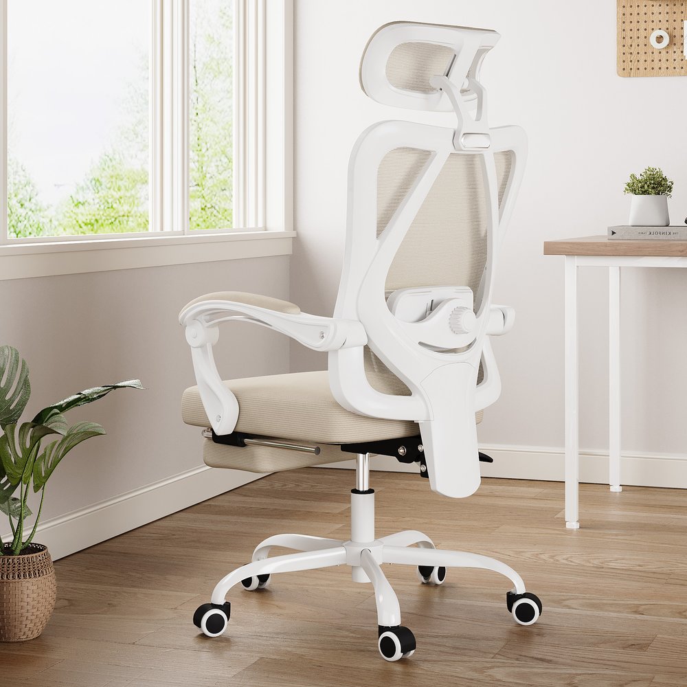 Silla de oficina giratoria con ruedas y altura ajustable en beige, blanco y negro