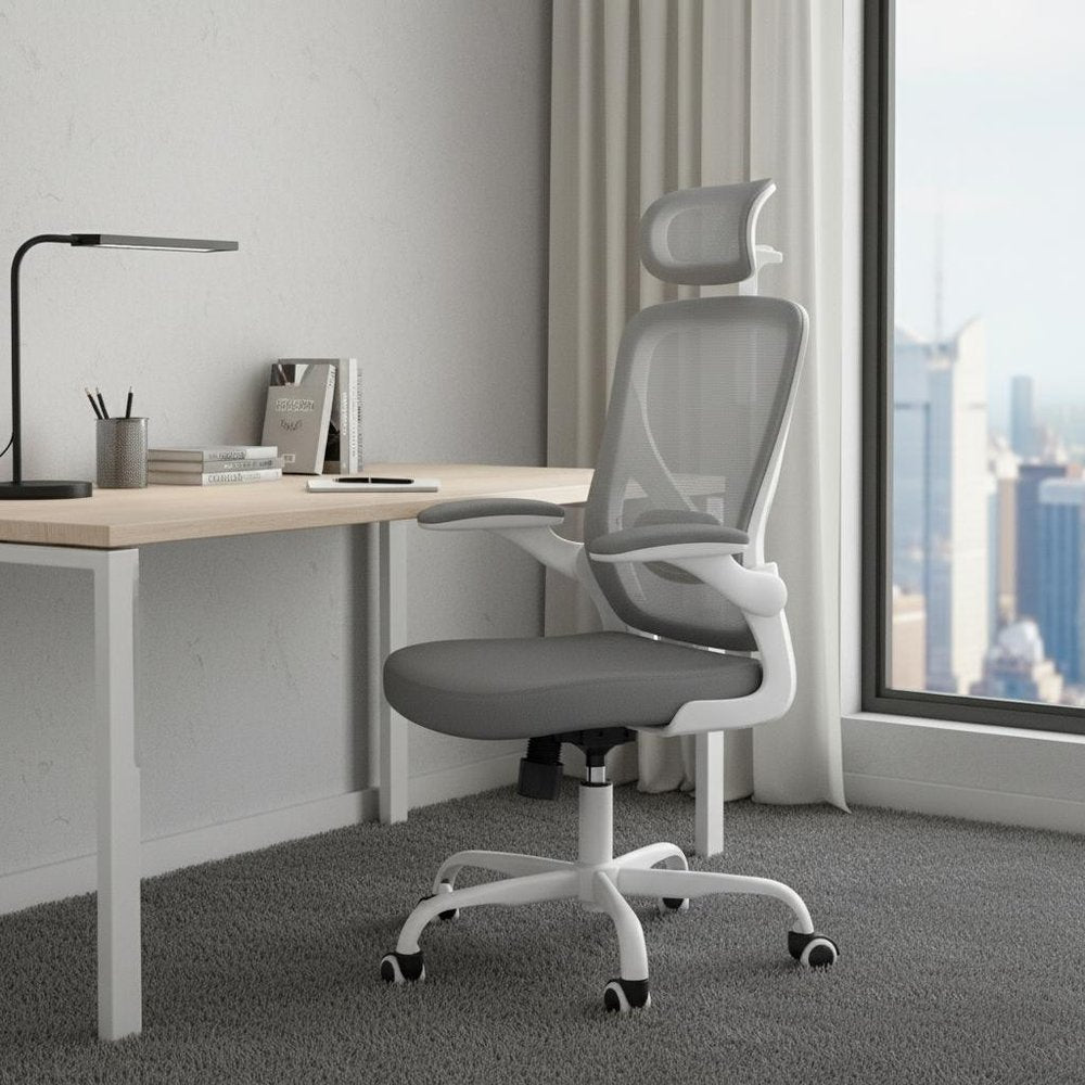Silla de oficina giratoria con ruedas y altura ajustable en gris, blanco y negro